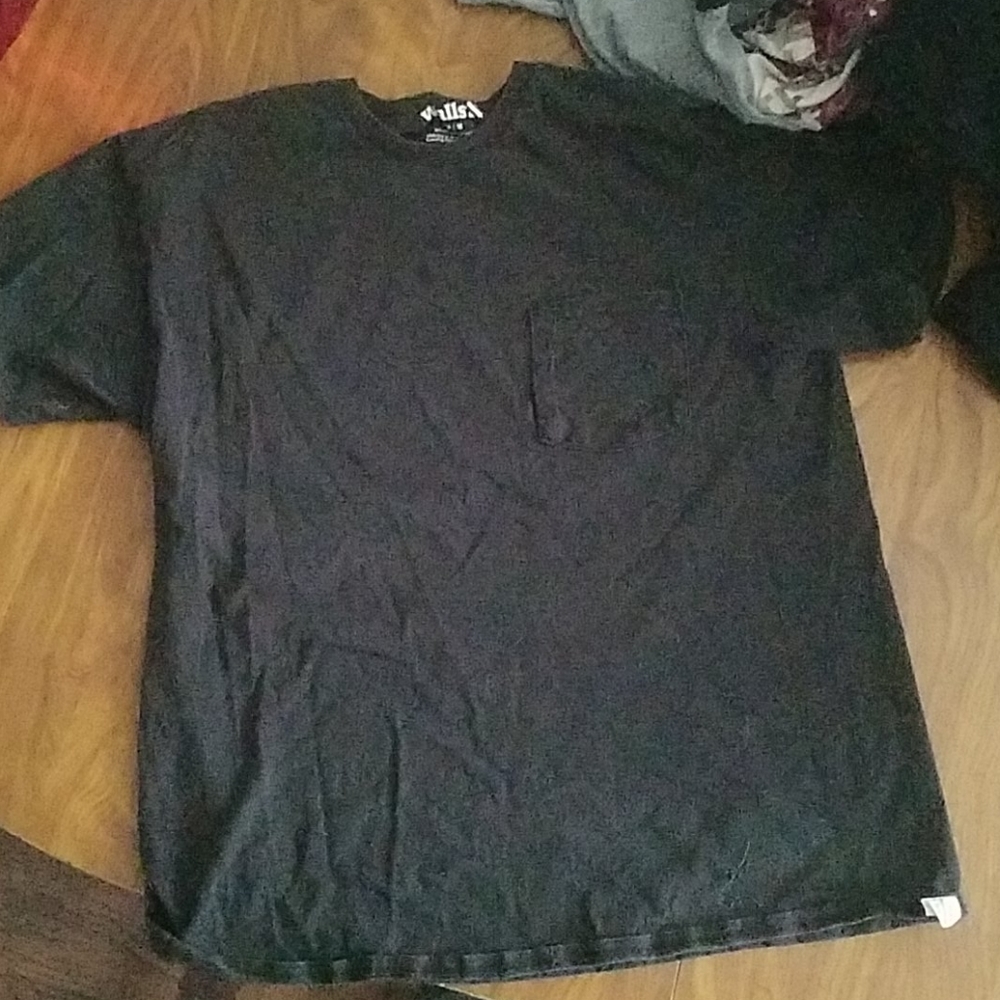 Black tee